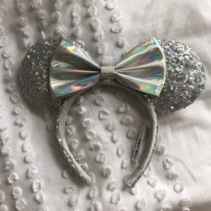 Magic Mirror Minnie Ears